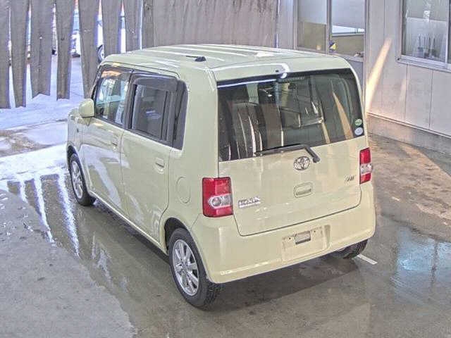 TOYOTA PIXIS SPACE