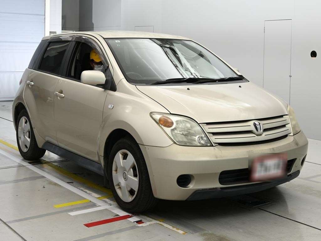 TOYOTA IST