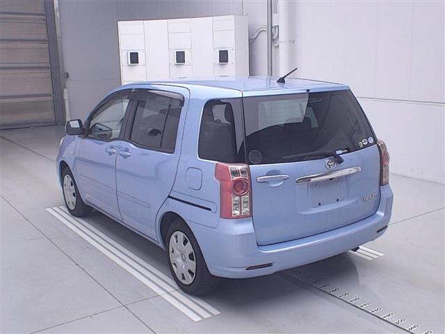 TOYOTA RAUM