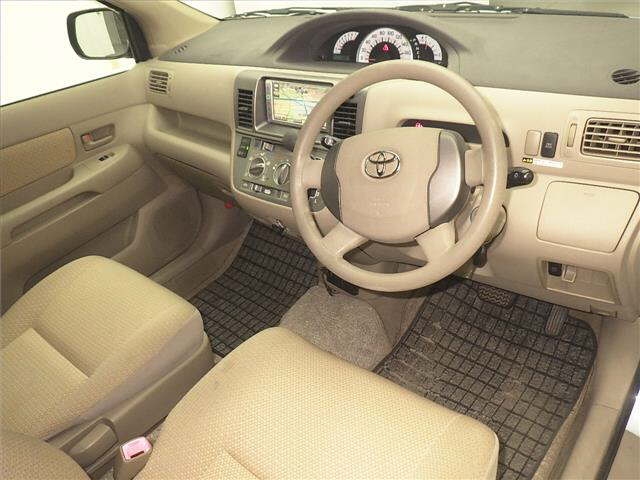 TOYOTA RAUM