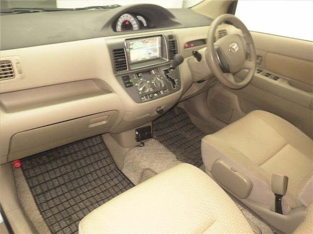 TOYOTA RAUM