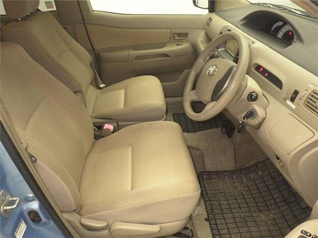 TOYOTA RAUM