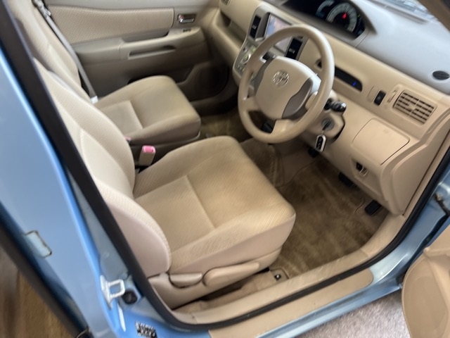 TOYOTA RAUM