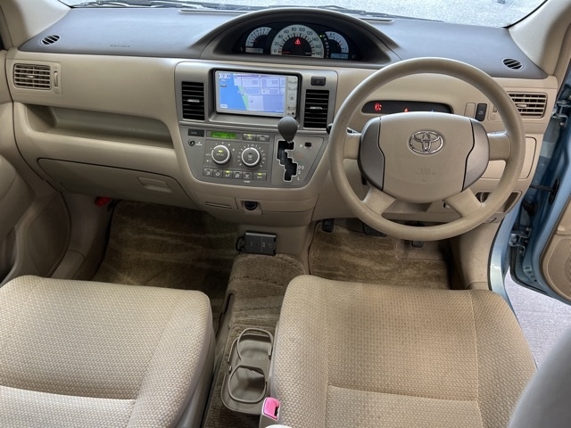 TOYOTA RAUM