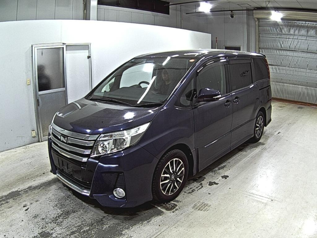 TOYOTA NOAH