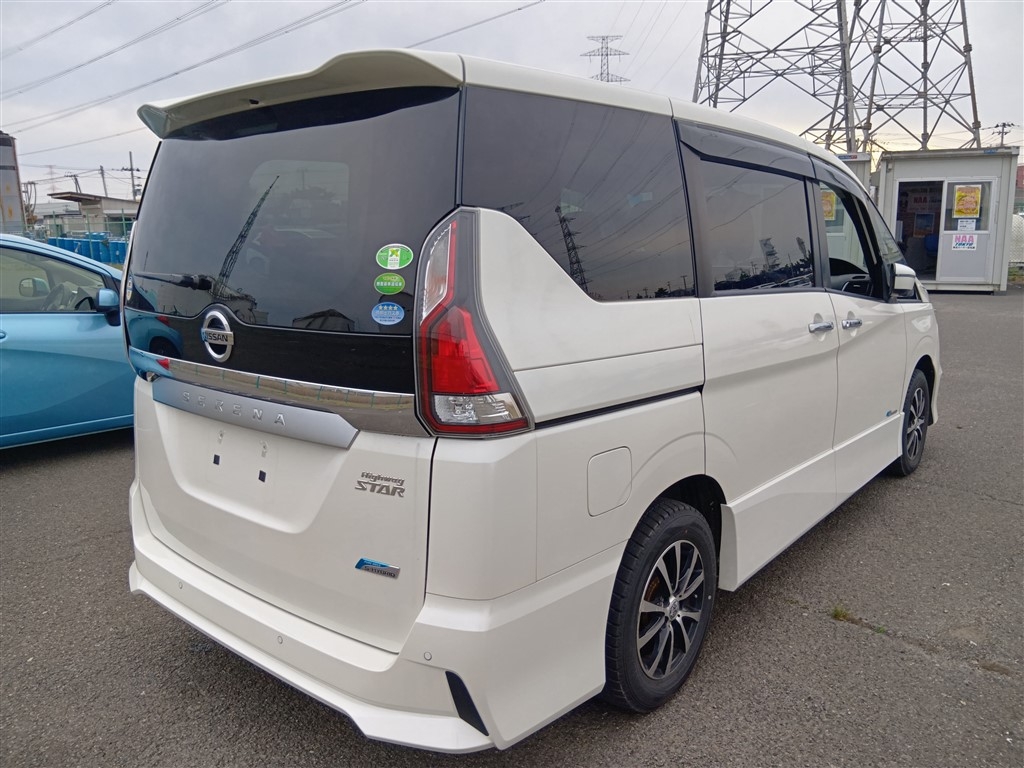NISSAN SERENA