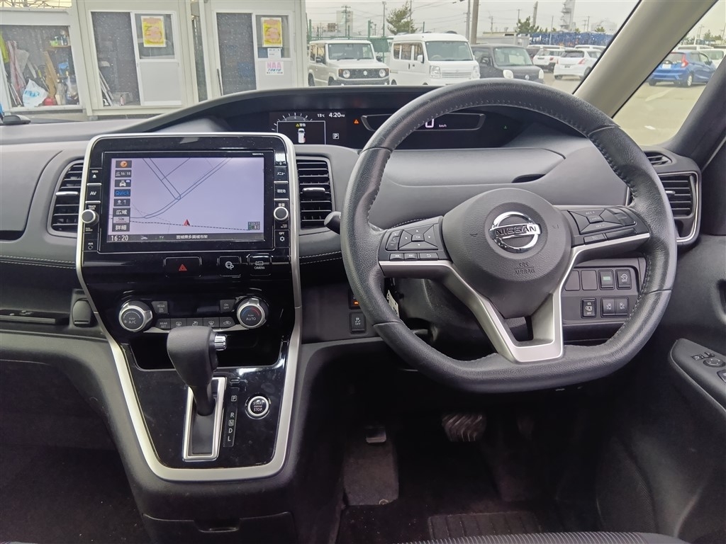 NISSAN SERENA