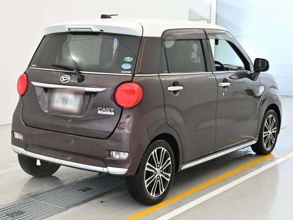 DAIHATSU CAST