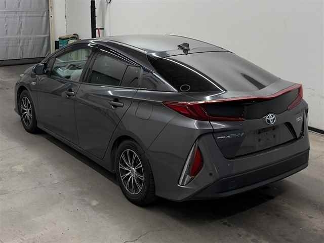 TOYOTA PRIUS PHV