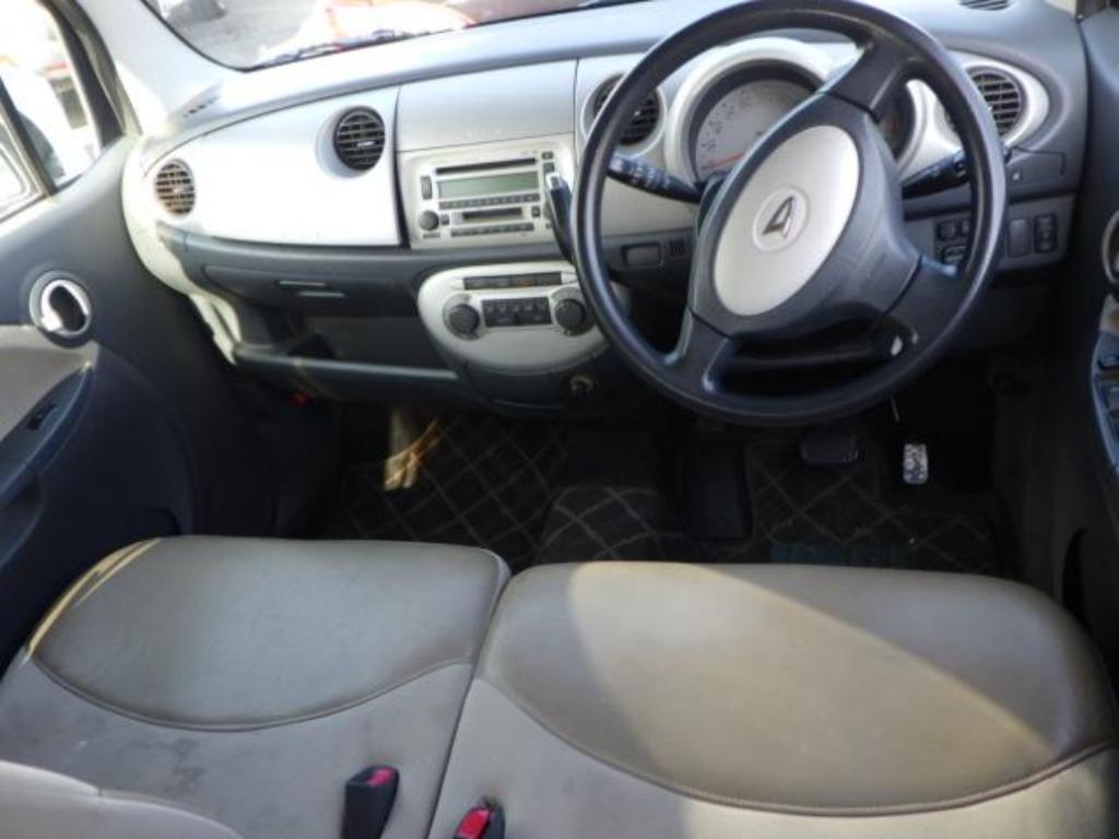 DAIHATSU MOVE LATTE