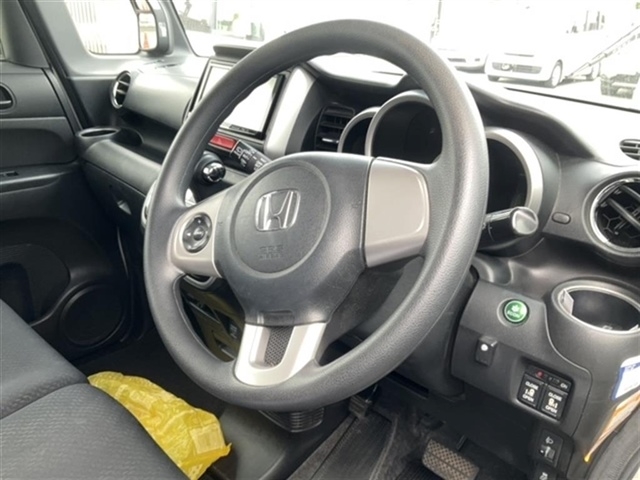 HONDA N-BOX+