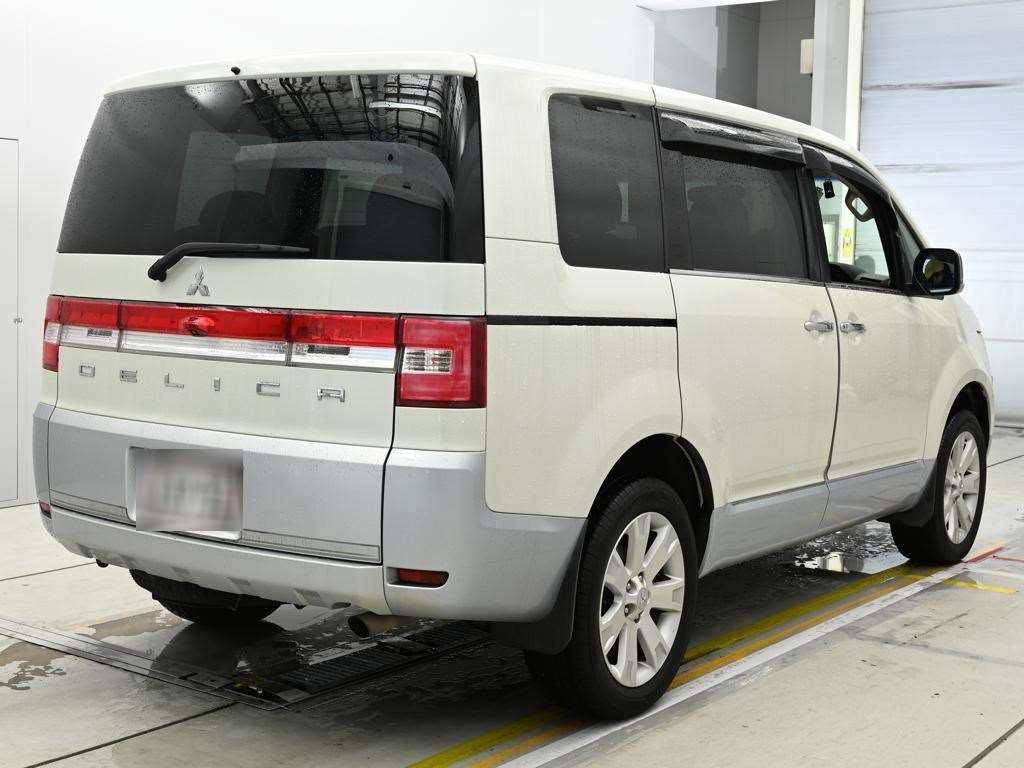 MITSUBISHI DELICA D:5