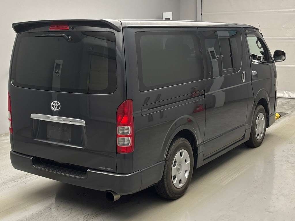 TOYOTA REGIUS ACE