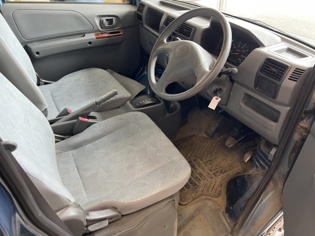 NISSAN CLIPPER