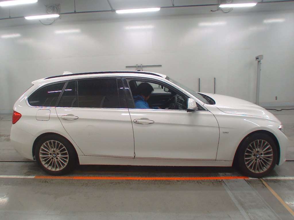 BMW 3-SERIES