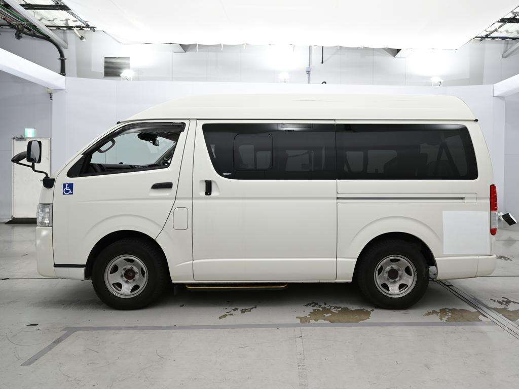 TOYOTA REGIUS ACE