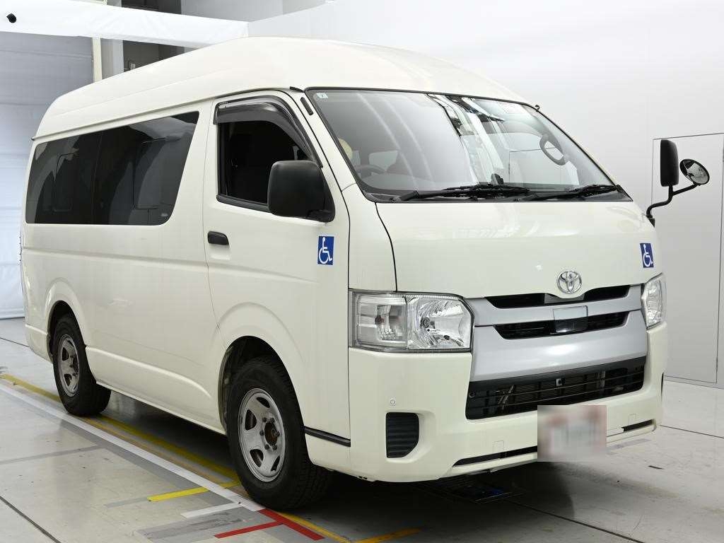 TOYOTA REGIUS ACE