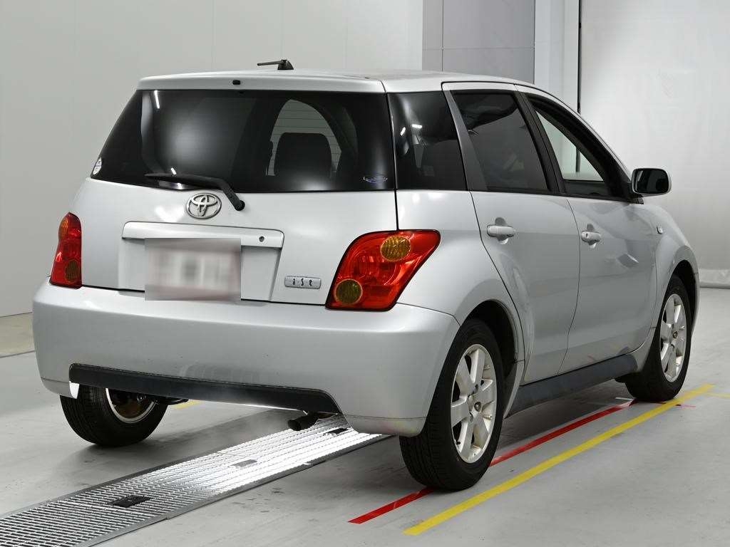TOYOTA IST