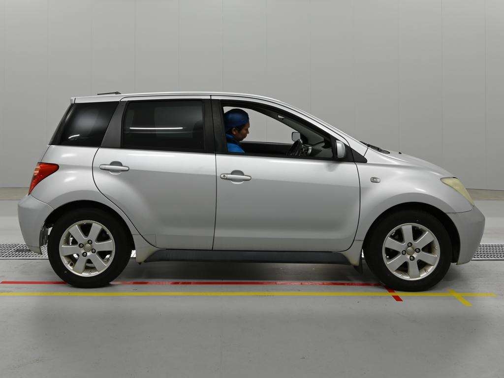 TOYOTA IST