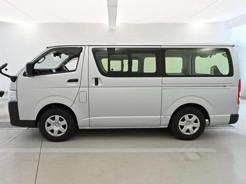 TOYOTA REGIUS ACE