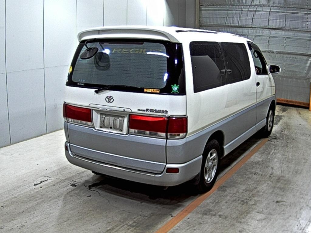 TOYOTA HIACE REGIUS