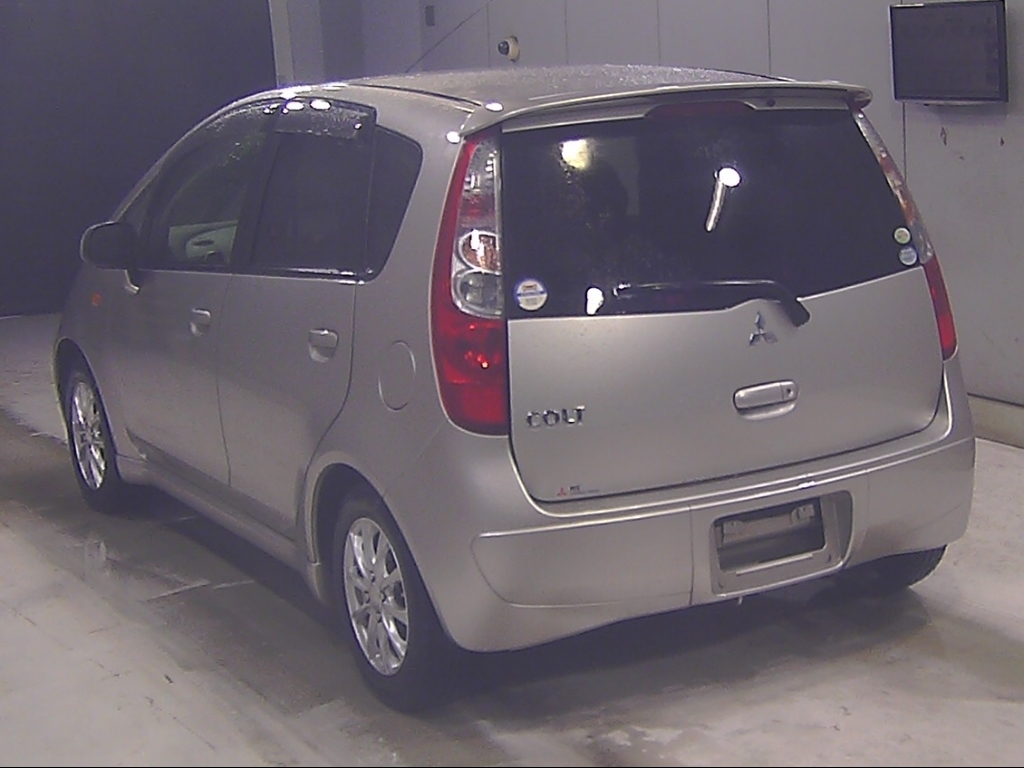 MITSUBISHI COLT