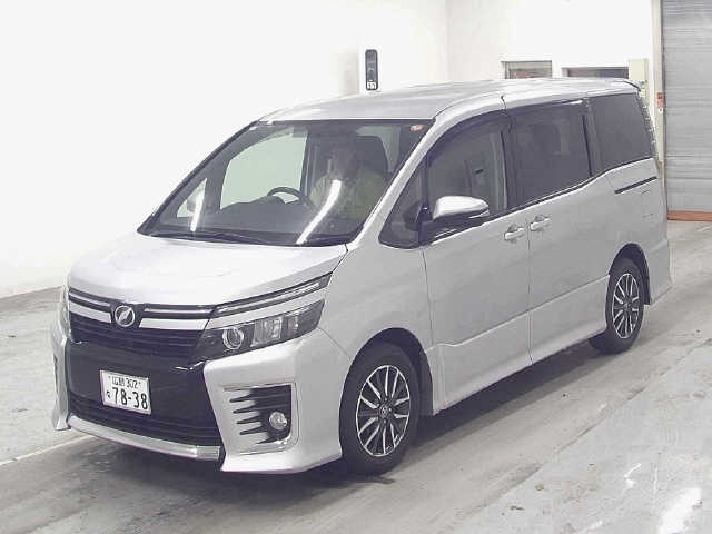 TOYOTA VOXY