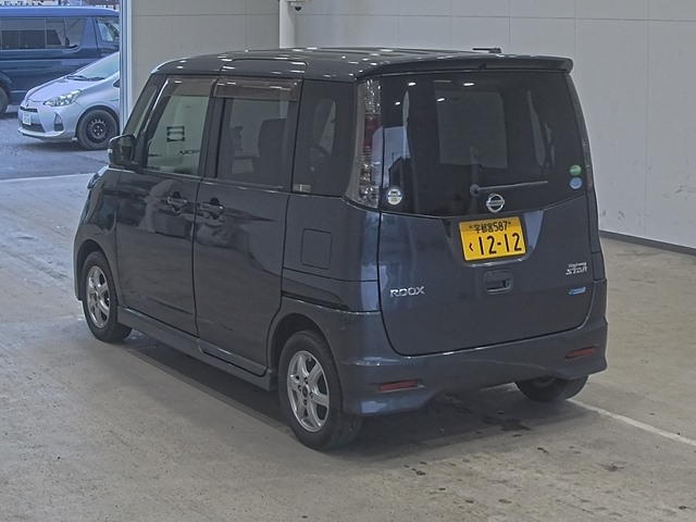 NISSAN ROOX