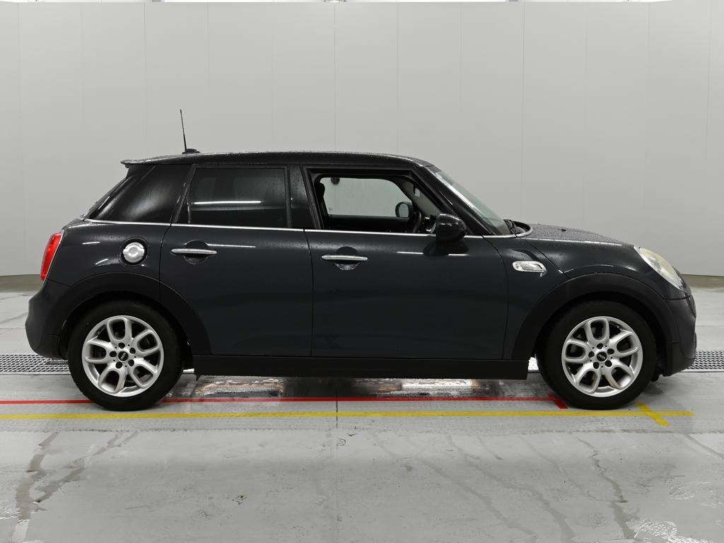 MINI HATCH