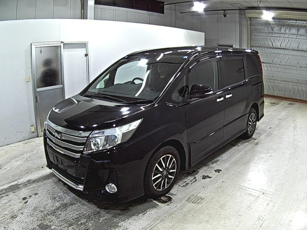 TOYOTA NOAH