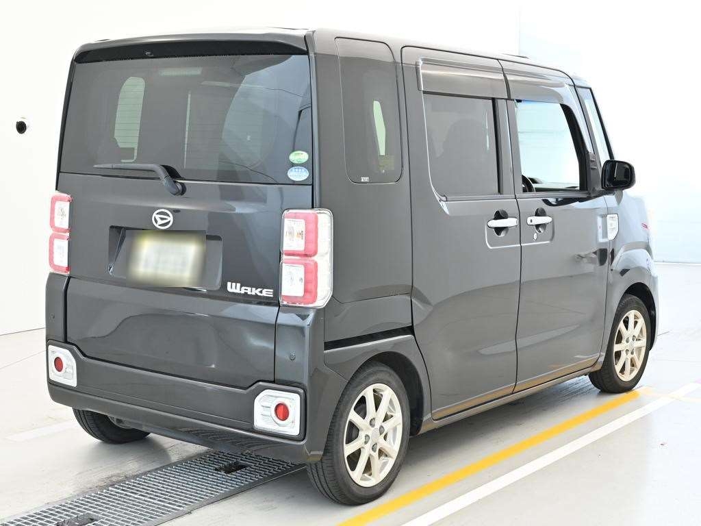 DAIHATSU WAKE