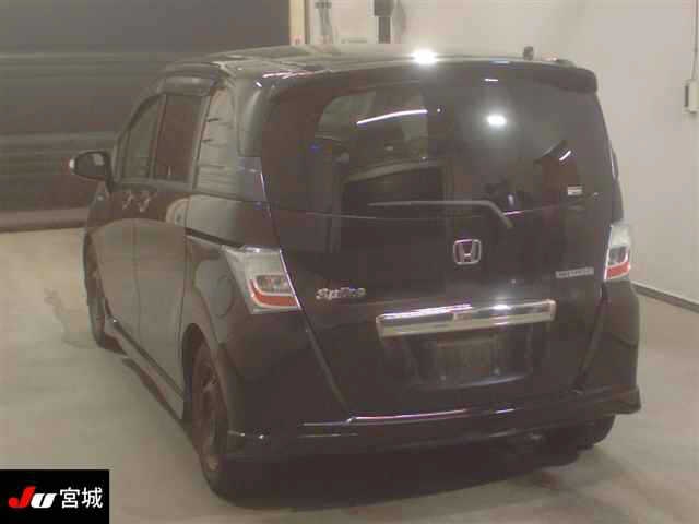 HONDA FREED SPIKE