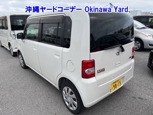 TOYOTA PIXIS SPACE