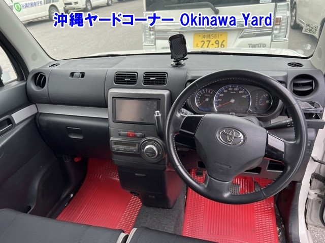 TOYOTA PIXIS SPACE