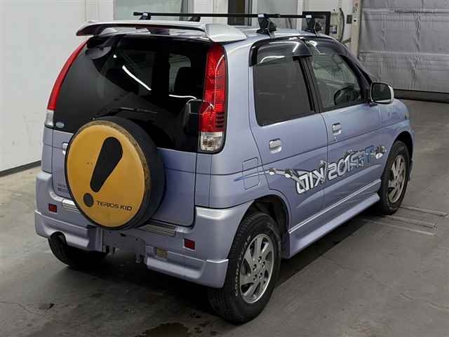 DAIHATSU TERIOS KID