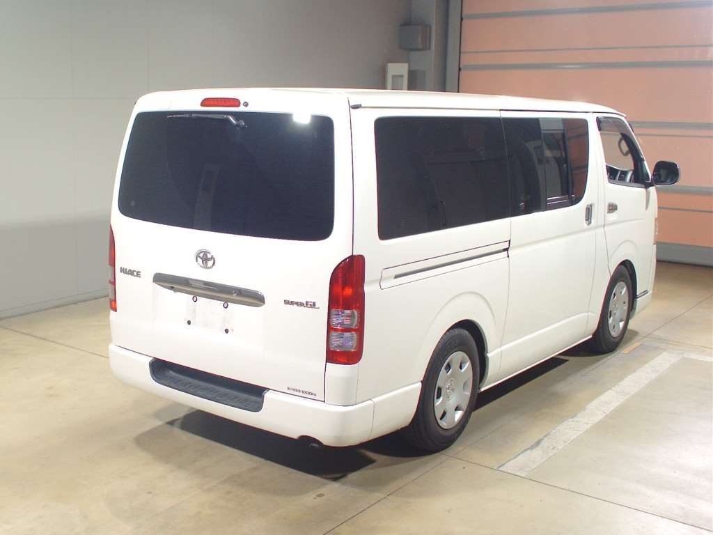 TOYOTA REGIUS ACE