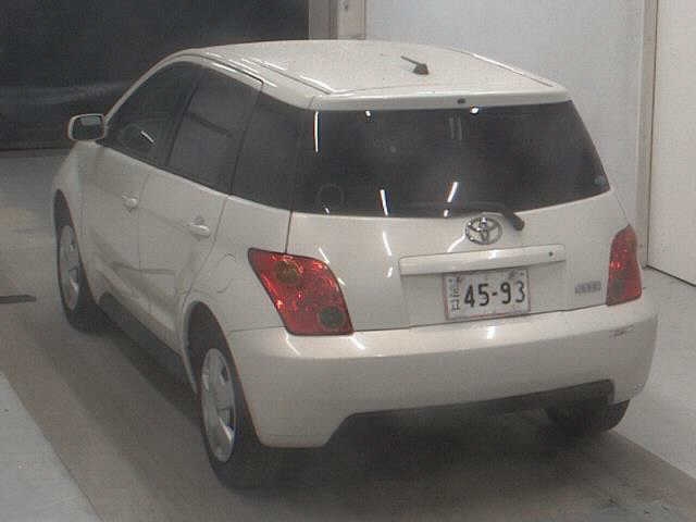 TOYOTA IST