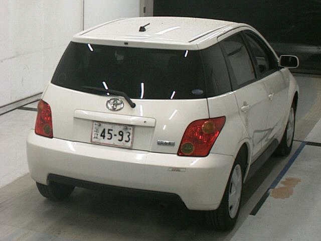 TOYOTA IST