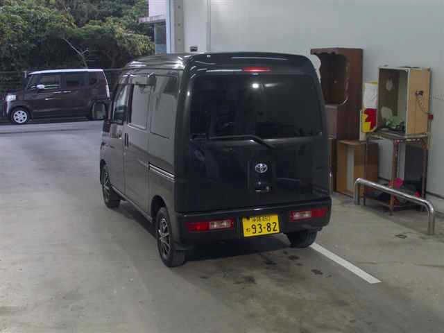 TOYOTA PIXIS VAN