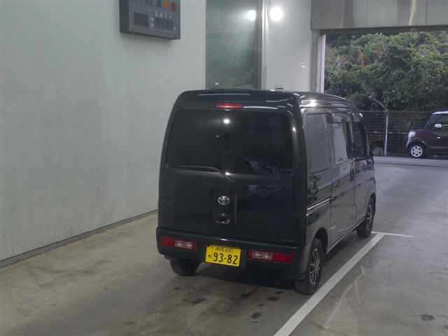 TOYOTA PIXIS VAN