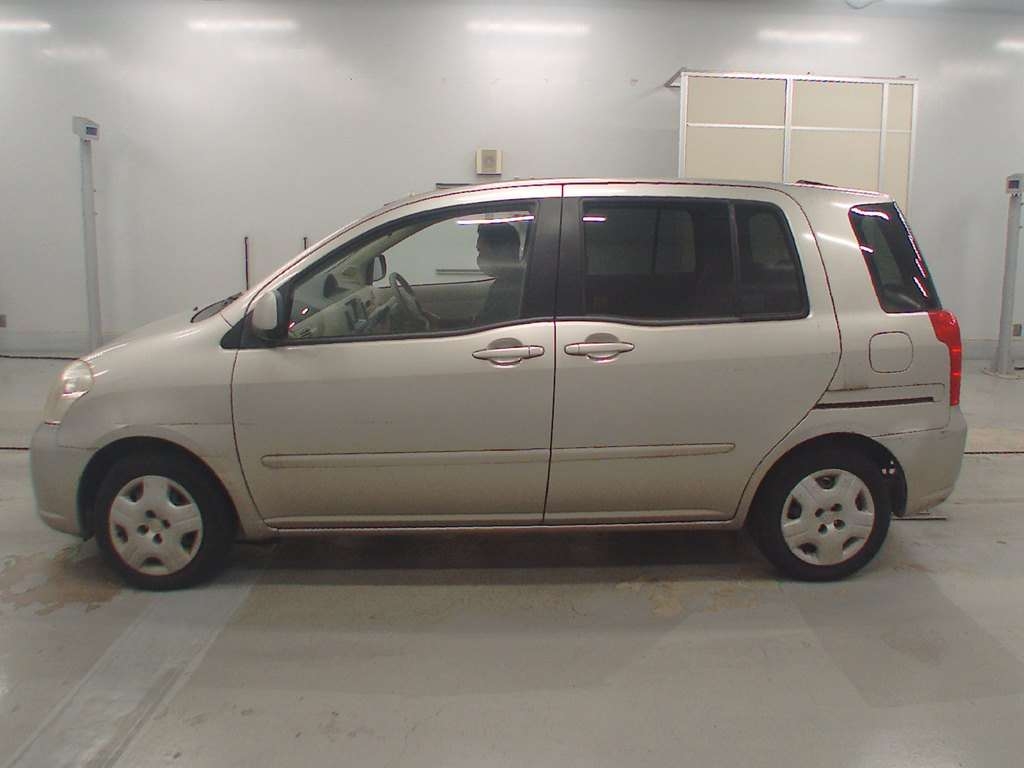 TOYOTA RAUM