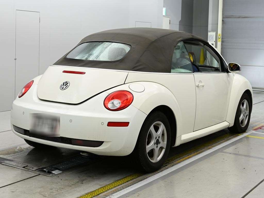 VOLKSWAGEN BEETLE