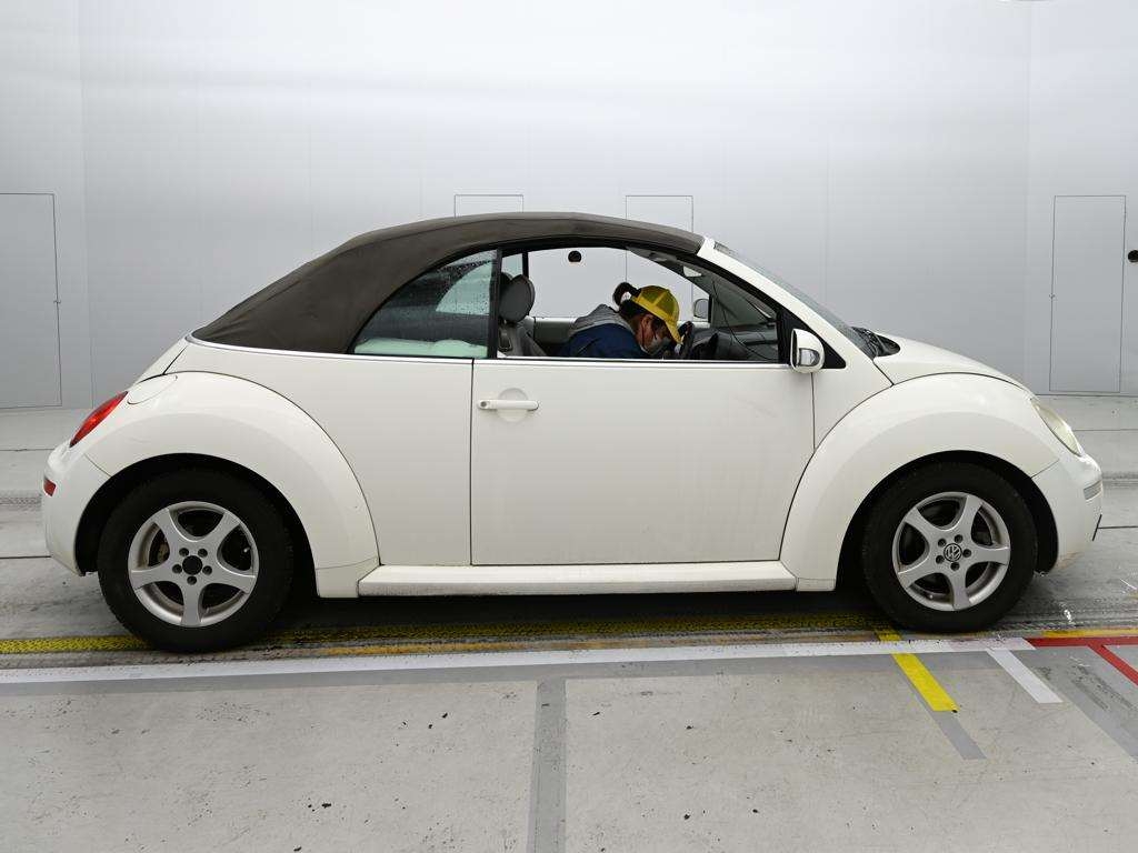 VOLKSWAGEN BEETLE