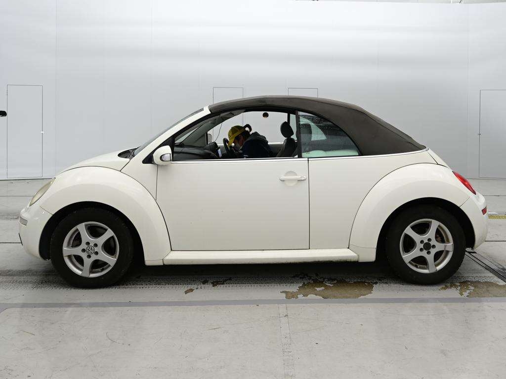 VOLKSWAGEN BEETLE