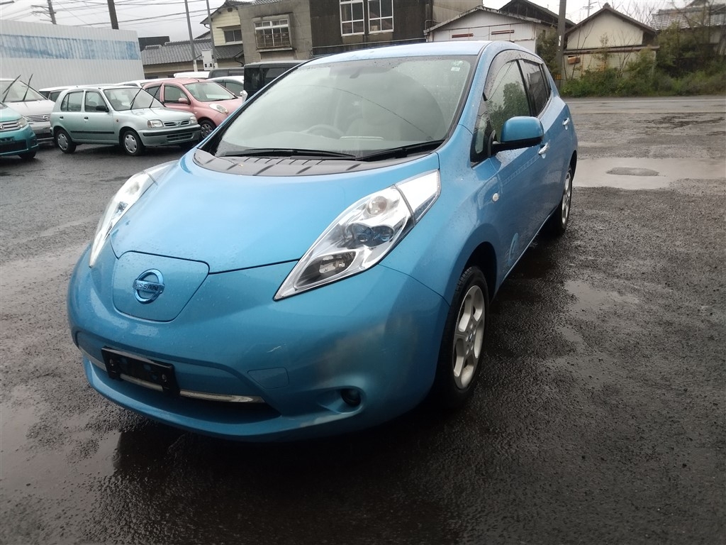 NISSAN LEAF