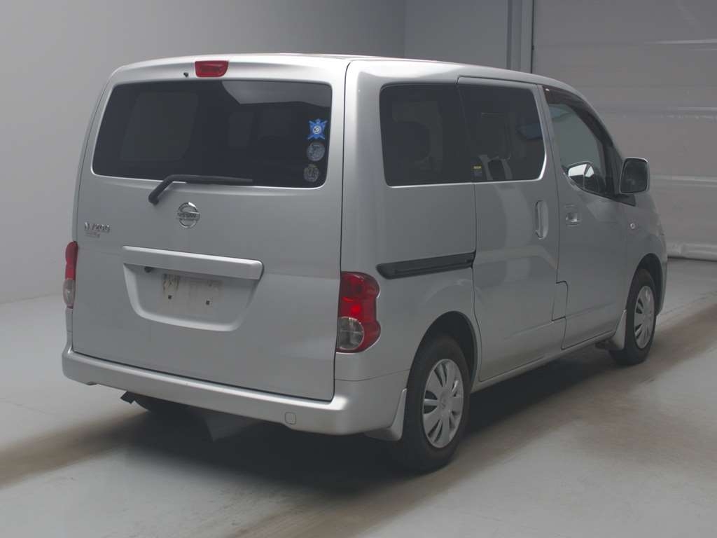 NISSAN NV200
