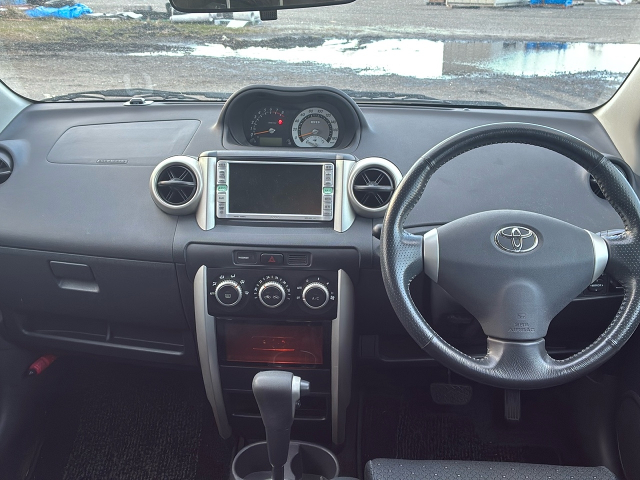 TOYOTA IST