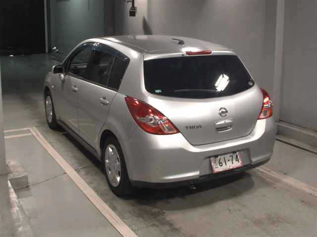 NISSAN TIIDA