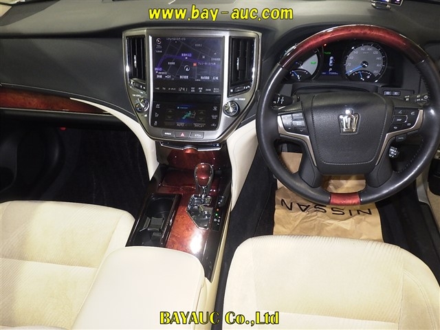 TOYOTA CROWN MAJESTA