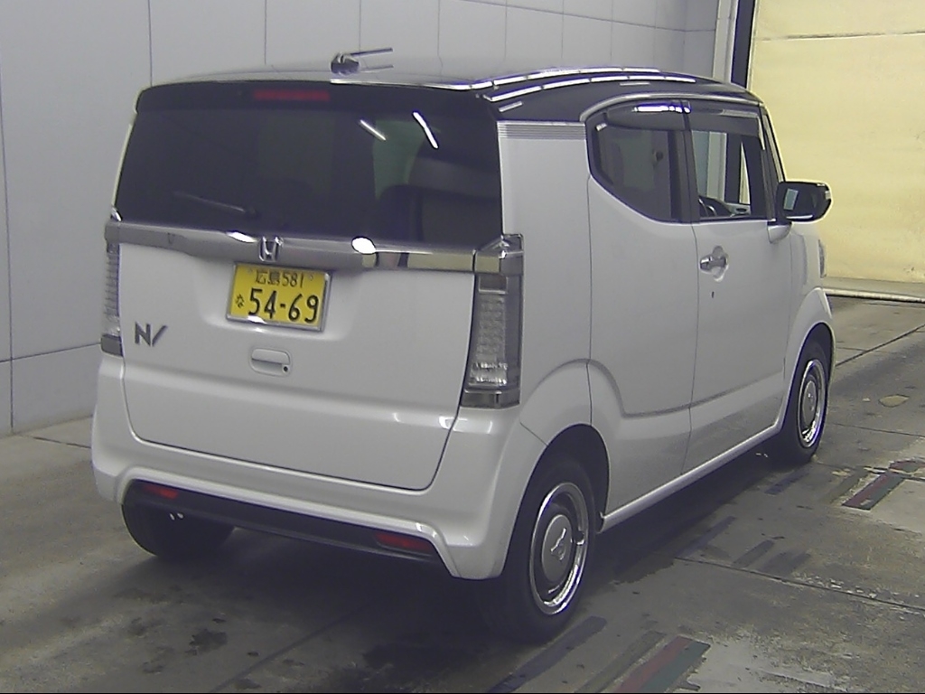 HONDA N-BOX SLASH